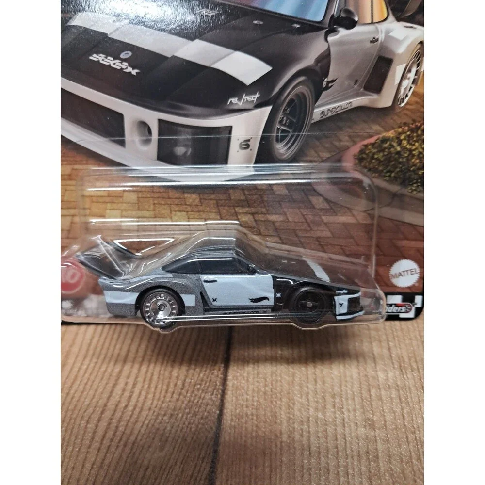 Hot Wheels Premium Boulevard #116 Porsche 935 (BBJBL17)